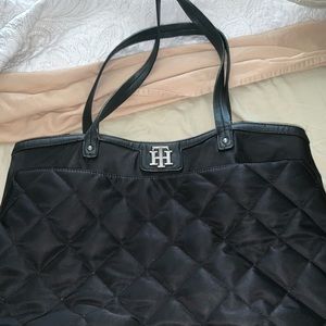 Black Tommy Hilfiger purse